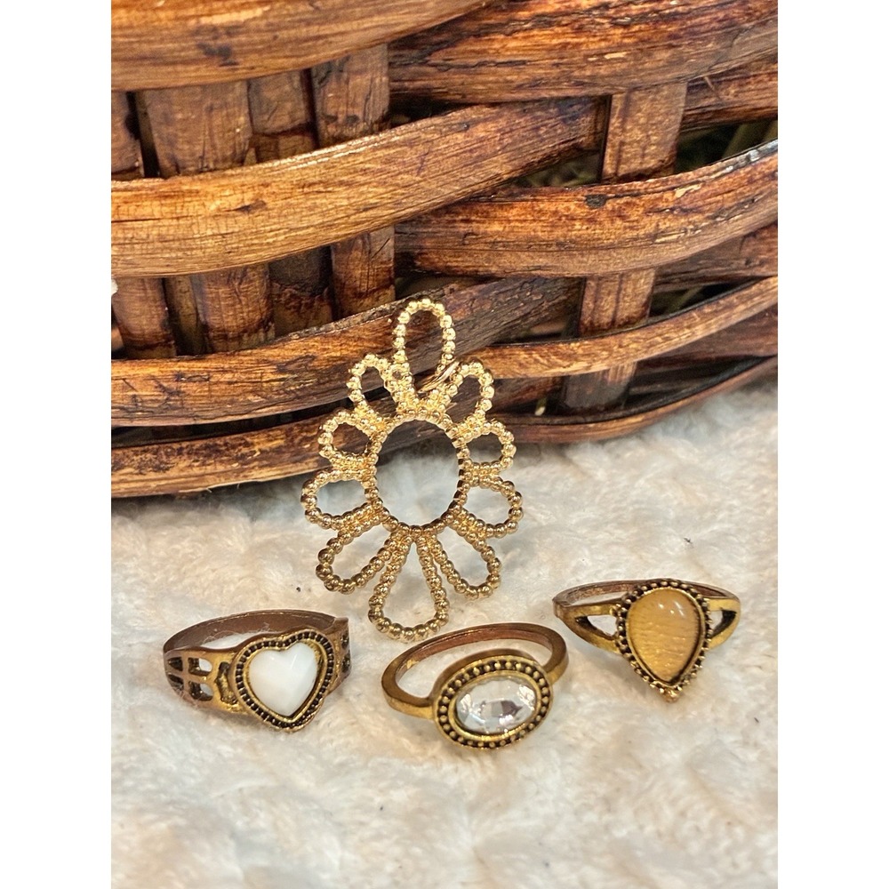 Vintage Style Jewelry Lot 3 Rings Flower Pendant Gold Tone Y2K Boho Cottagecore